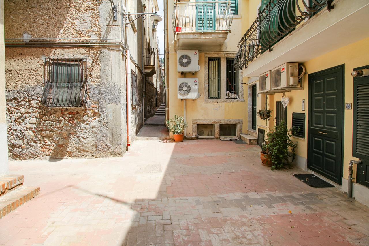 Taormina Sunny Experience Apartment ภายนอก รูปภาพ